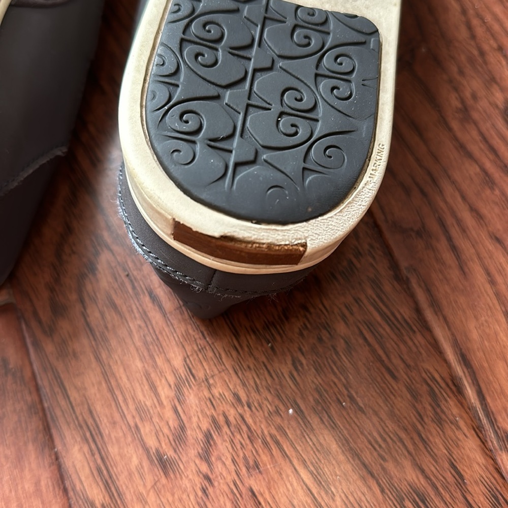 Olukai Pehuea women’s slip on shoes- size 7 - Picture 6 of 8